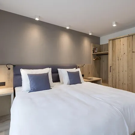 Vinea - Aparthotel Dorf Tirol